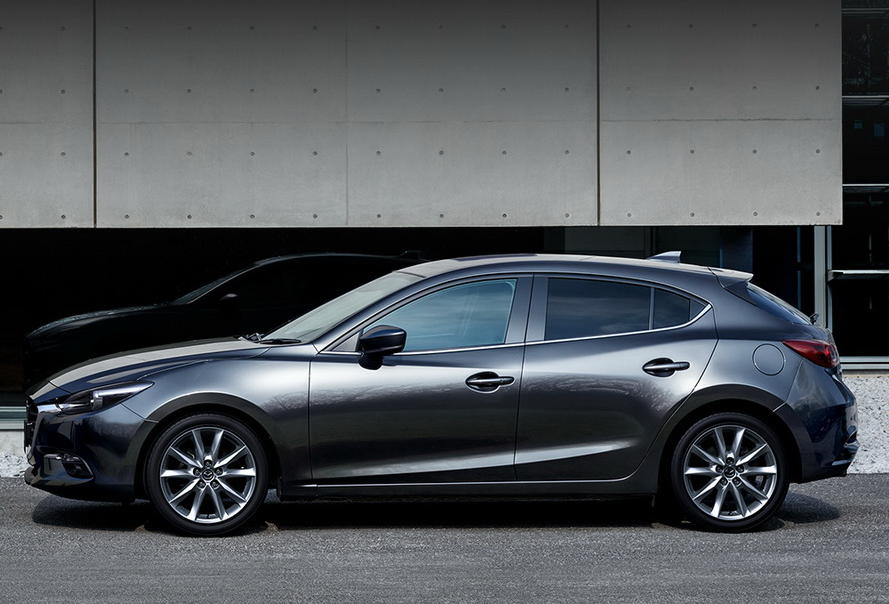 2017 Mazda 3 вид сбоку