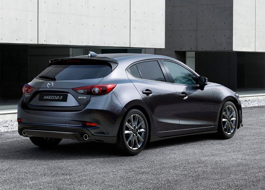 2017 Mazda 3 вид сзади