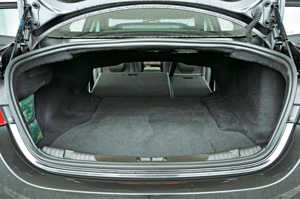 jaguar xf объем багажника