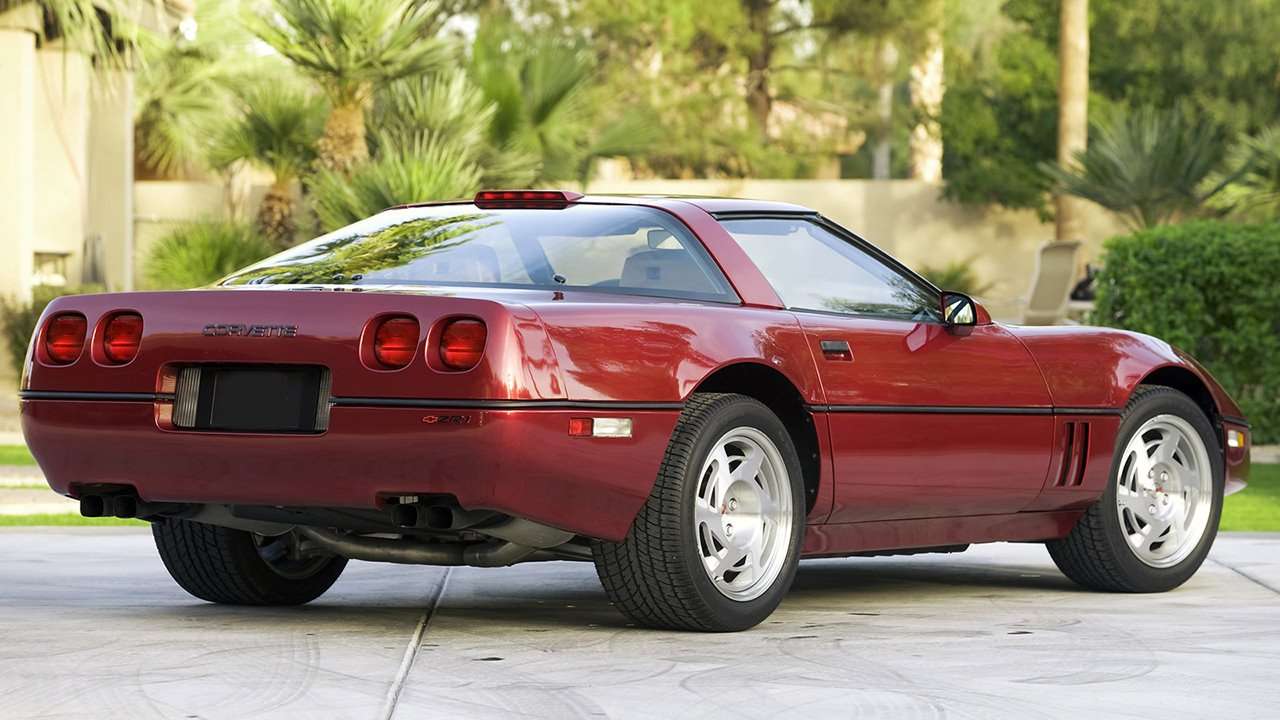 Chevrolet Corvette C4 Stingray (1983-1996) фото сзади