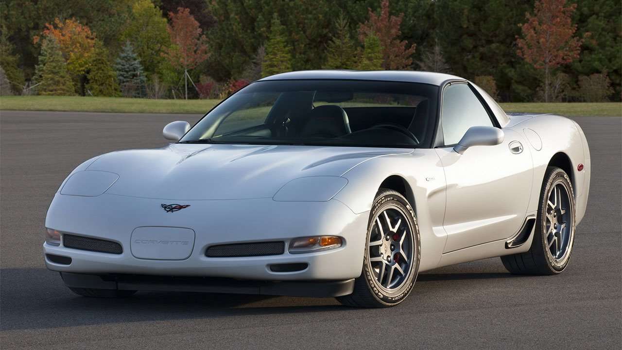 Chevrolet Corvette C5 (1997-2004) фото спереди