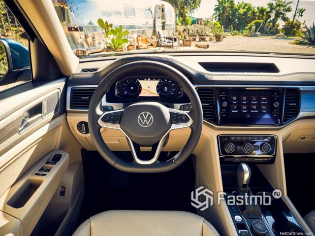 Салон Volkswagen Teramont 2021, руль и панель управления
