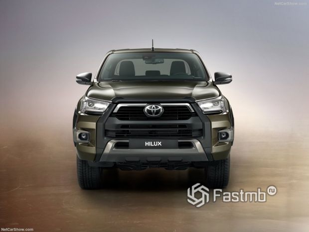 Toyota Hilux 2021, вид спереди