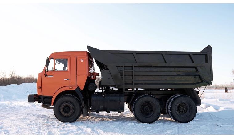 КамАЗ-55111: сколько весит без груза, грузоподъемность самосвала в тоннах, технические характеристики бортового 10-тонника, расход топлива