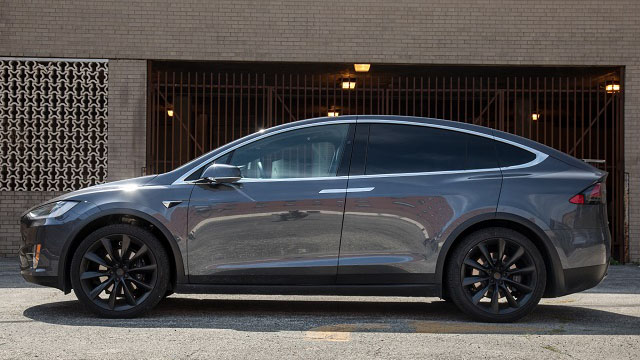 Tesla Model X 2021