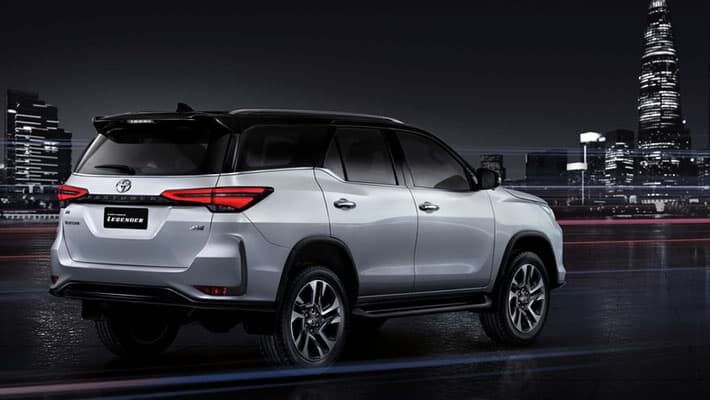фото Toyota Fortuner Legender 2021 вид сзади