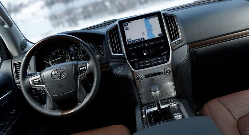Салон Toyota Land Cruiser 200 2021
