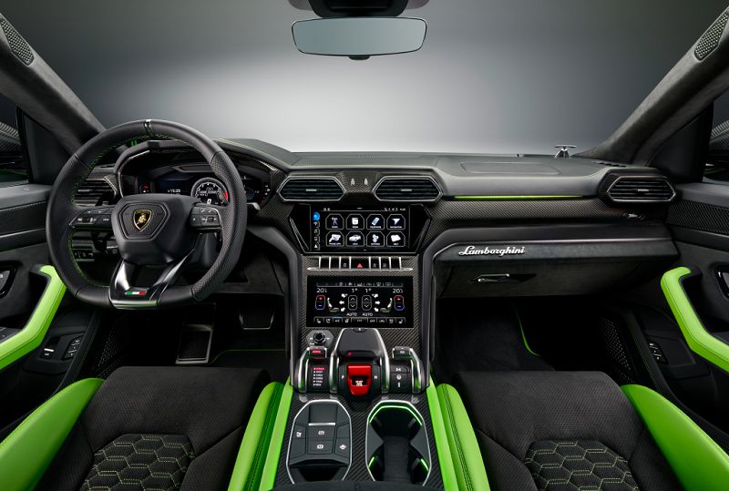 Салон Lamborghini Urus 2021