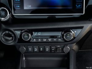 Салон Toyota Hilux 2021