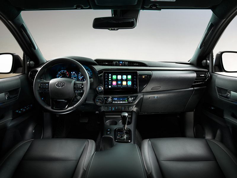 Салон Toyota Hilux 2021
