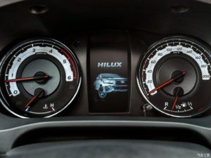 Салон Toyota Hilux 2021