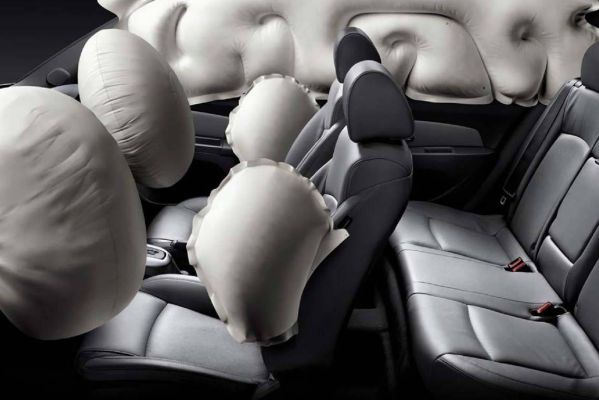 Принцип работы подушек безопасности в автомобиле