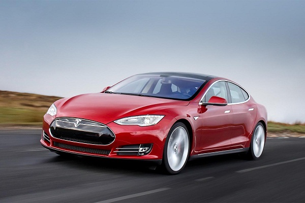 Tesla Model S показал 50% эффективность систем безопасности