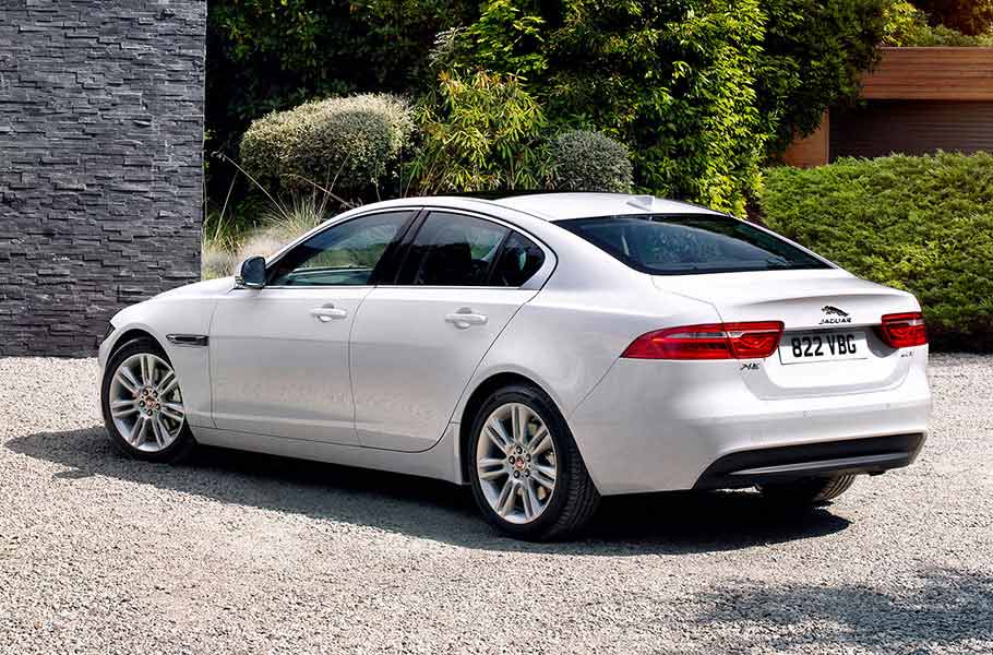 jaguar xe Pure