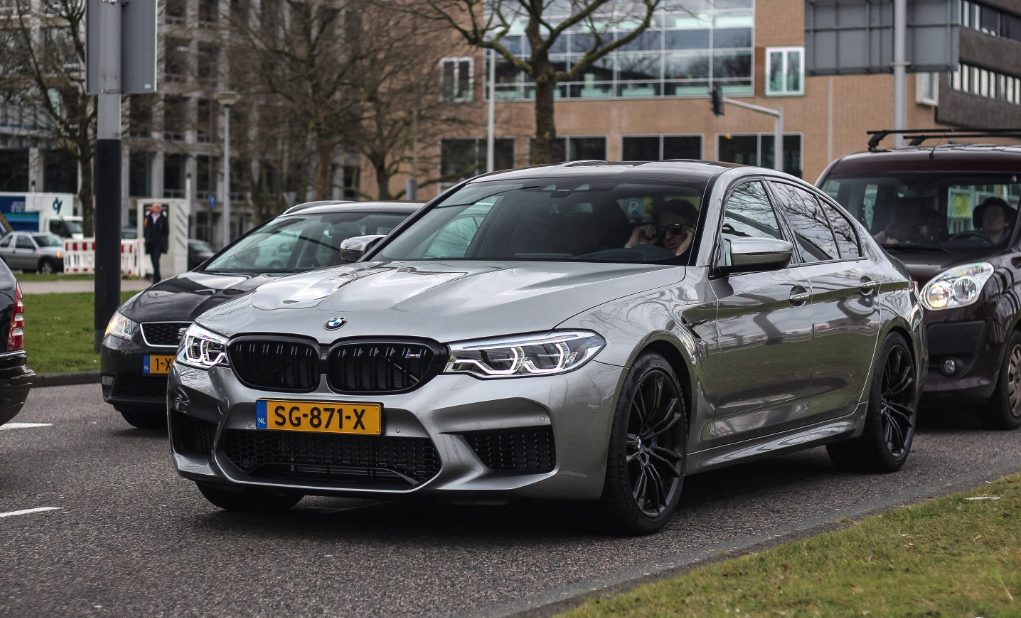 BMW M5 F90.