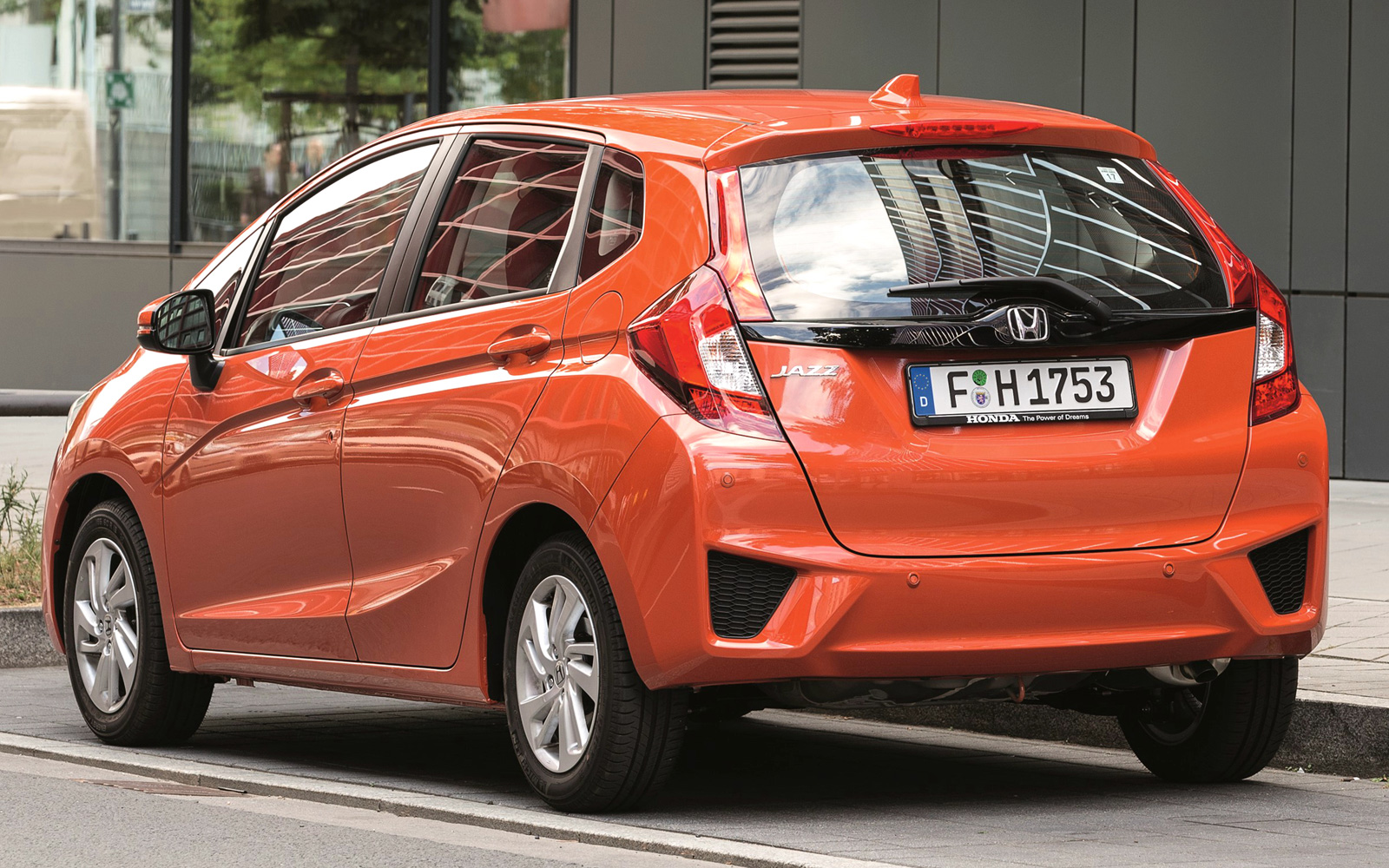 Машина Honda Jazz 2015