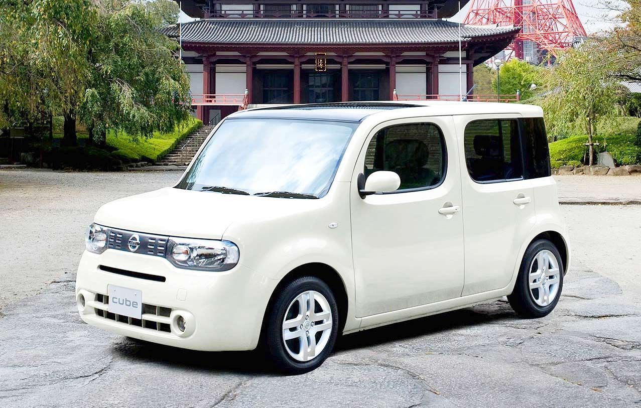 nissan cube спереди