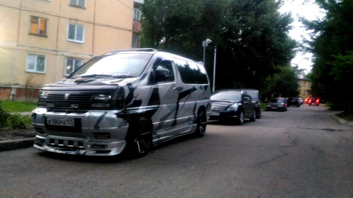 Nissan Elgrand Сѓ 50