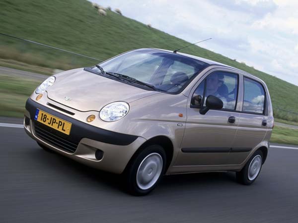 Дэу матиз лучшая машина. Italyanskij dizajn polskaya sborka i kitajskaya poddelka Mifi i fakti o Daewoo Matiz 10. Дэу матиз лучшая машина фото. Дэу матиз лучшая машина-Italyanskij dizajn polskaya sborka i kitajskaya poddelka Mifi i fakti o Daewoo Matiz 10. картинка Дэу матиз лучшая машина. картинка Italyanskij dizajn polskaya sborka i kitajskaya poddelka Mifi i fakti o Daewoo Matiz 10. На российском рынке Daewoo Matiz оценивают лишь с хорошей стороны, так как она имеет доступную стоимость и хорошие технические характеристики. Daewoo Matiz нетребователен в эксплуатации, экономична и удобна, а также умеет хорошо маневрировать и парковаться там, где это трудно сделать стандартным автомобилям.