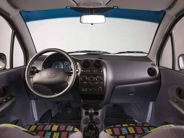 Дэу матиз лучшая машина. Italyanskij dizajn polskaya sborka i kitajskaya poddelka Mifi i fakti o Daewoo Matiz 11. Дэу матиз лучшая машина фото. Дэу матиз лучшая машина-Italyanskij dizajn polskaya sborka i kitajskaya poddelka Mifi i fakti o Daewoo Matiz 11. картинка Дэу матиз лучшая машина. картинка Italyanskij dizajn polskaya sborka i kitajskaya poddelka Mifi i fakti o Daewoo Matiz 11. На российском рынке Daewoo Matiz оценивают лишь с хорошей стороны, так как она имеет доступную стоимость и хорошие технические характеристики. Daewoo Matiz нетребователен в эксплуатации, экономична и удобна, а также умеет хорошо маневрировать и парковаться там, где это трудно сделать стандартным автомобилям.