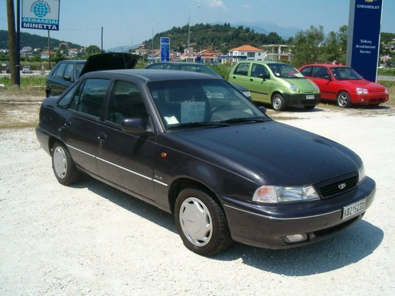 Седан Daewoo Nexia